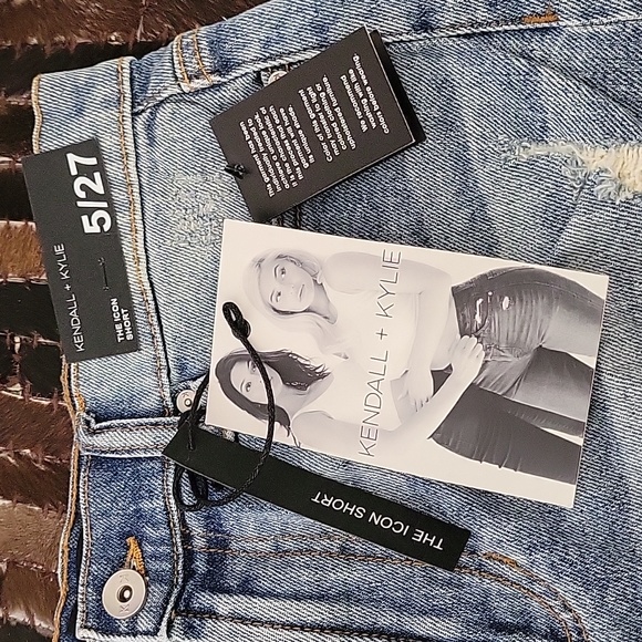 Kendall and Kylie Icon Short 5/27 Distressed Blue Denim Cut off Shorts - Picture 3 of 12